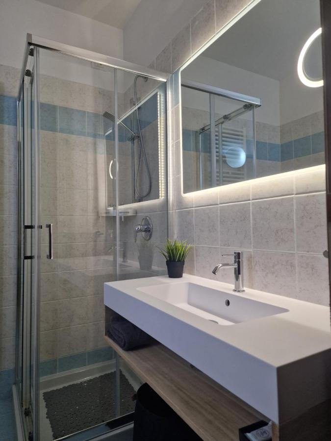 Blu & Green Appartment มาแนร์บา เดล การ์ดา ภายนอก รูปภาพ